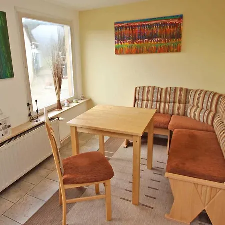 Holiday home Tierfreundliche Ferienwohnung 10421