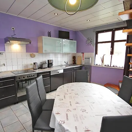 Holiday home Tierfreundliche Ferienwohnung 10421